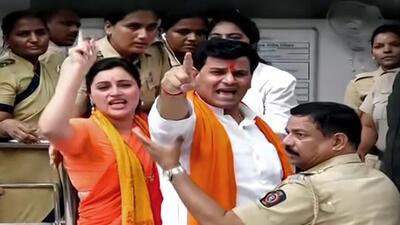 Hanuman Chalisa row: Khar Police arrested Independent MP from Amravati Navneet Kaur Rana and her husband, MLA Ravi Rana after high-voltage drama over their plan to chant the 'Hanuman Chalisa' outside 'Matoshree', in Mumbai (ANI) Hanuman Chalisa row: Khar Police arrested Independent MP from Amravati Navneet Kaur Rana and her husband, MLA Ravi Rana after high-voltage drama over their plan to chant the 'Hanuman Chalisa' outside 'Matoshree', in Mumbai (ANI)