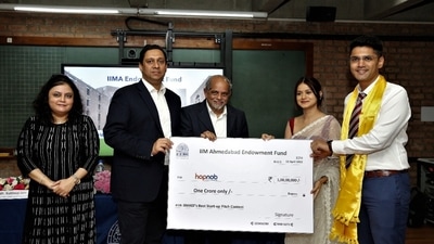 Fashion app wins IIM Ahmedabad Endowment Fund's ‘Best Startup Pitch Contest’ (IIM Ahmedabad) Fashion app wins IIM Ahmedabad Endowment Fund's ‘Best Startup Pitch Contest’ (IIM Ahmedabad)