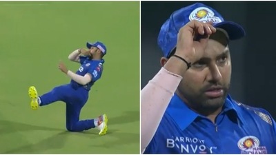 Rohit Sharma takes a brilliant low catch to remove Quinton de Kock (IPLt20.com) Rohit Sharma takes a brilliant low catch to remove Quinton de Kock (IPLt20.com)