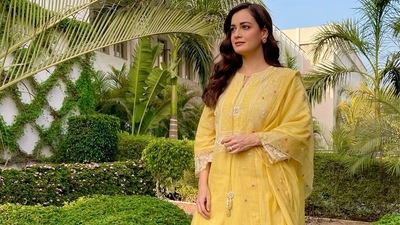 Dia Mirza dazzles like sunshine in ₹21k kurta, palazzo set and we are smitten (Elevate Promotions) Dia Mirza dazzles like sunshine in ₹21k kurta, palazzo set and we are smitten (Elevate Promotions)