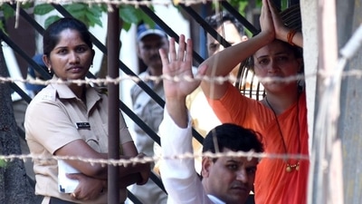 Hanuman Chalisa row: MP Navneet Rana and husband MLA Ravi Rana were arrested for promoting enmity between different groups, in Mumbai, India, on Sunday. (HT Photo/Vijay Bate) Hanuman Chalisa row: MP Navneet Rana and husband MLA Ravi Rana were arrested for promoting enmity between different groups, in Mumbai, India, on Sunday. (HT Photo/Vijay Bate)