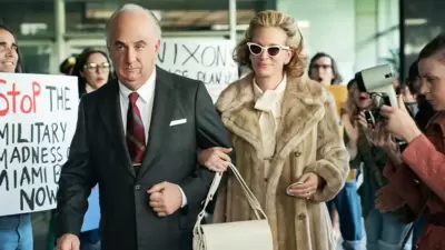 Gaslit review: Sean Penn and Julia Roberts deliver solid performances in the political thriller. Gaslit review: Sean Penn and Julia Roberts deliver solid performances in the political thriller.