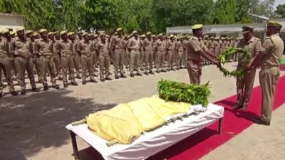 UP Police officials bid aideu to ‘Vicon’ with full state honours. (ANI)