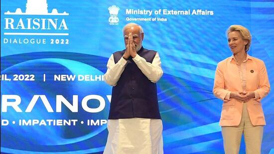 Prime Minister Narendra Modi with European Commission Ursula von der Leyen during the Raisina Dialogue 2022 in New Delhi (Twitter/narendramodi)