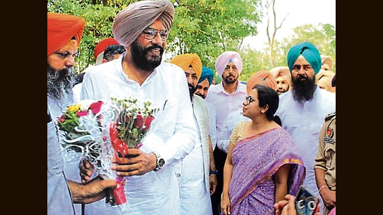 In his congratulatory address to the award winning PRIs, rural development and panchayat minister Kuldeep Dhaliwal asked all the panchayats to utilise the government grants in a fair and transparent manner without any discrimination. (HT File Photo)