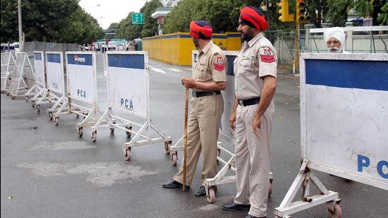 The Mohali police constable was booked under Section 7 (public servant taking gratification other than legal remuneration in respect of an official act) of the Prevention of Corruption Act. (HT Photo/For representation only)