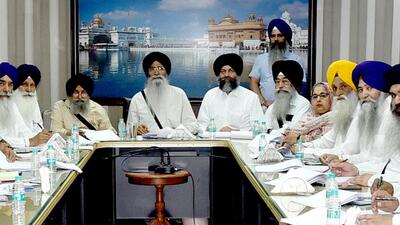 Shiromani Gurdwara Parbandhak Committee president Harjinder Singh Dhami with other members during the executive committee meeting held at Teja Singh Samundri Hall Golden Temple Complex in Amritsar on Tuesday. (Sameer Sehgal/HT)