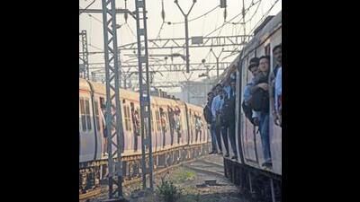 Dahisar resident Nitin Hundiwala, who was working as a part-time consultant with a company at Vikroli, had on November 23, 2011, slipped in the gap between the platform and the local train while (Pratik Chorge/HT PHOTO) Dahisar resident Nitin Hundiwala, who was working as a part-time consultant with a company at Vikroli, had on November 23, 2011, slipped in the gap between the platform and the local train while (Pratik Chorge/HT PHOTO)