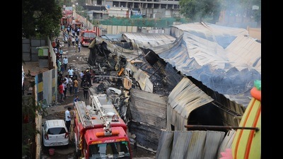 A major broke out at a furniture warehouse at Pargenagar in Kondhwa on Tuesday. Ten water tankers were pressed into action to douse the fire. No injuries were reported. (HT PHOTO) A major broke out at a furniture warehouse at Pargenagar in Kondhwa on Tuesday. Ten water tankers were pressed into action to douse the fire. No injuries were reported. (HT PHOTO)
