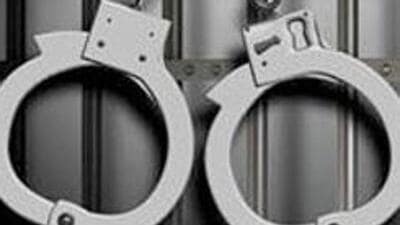 Arrest-handcuffs.