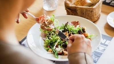 "When you're eating is just as important as what you’re eating. You should wait at least two to three hours between your last meal and when you actually go to sleep," says Nutritionist Kanika Malhotra. (Unsplash)