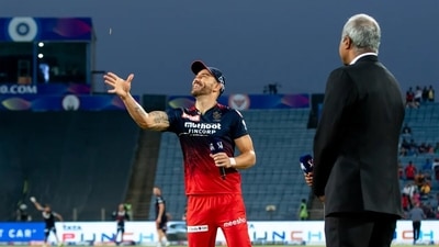 Faf du Plessis was asked to spin the coin twice at the toss.&nbsp; (IPLT20.com)