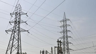 Goa electricity department has begun snapping the power connections of government offices and establishments. (Abhinav Saha/Hindustan Times) Goa electricity department has begun snapping the power connections of government offices and establishments. (Abhinav Saha/Hindustan Times)