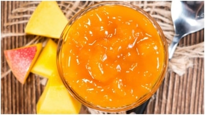 Make breakfast more exciting with mango jam. Recipe inside (Unsplash)