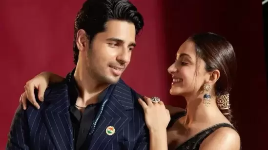 Kiara Advani shares a picture with Sidharth Malhotra.