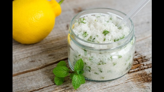 Sugar and lemon face mask (Shutterstock) Sugar and lemon face mask (Shutterstock)