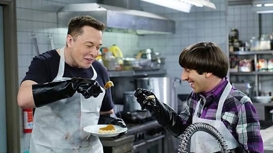 Elon Musk with Simon Helberg in an episode of The Big Bang Theory.