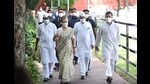 Congress leader Sonia Gandhi with Rahul Gandhi and other party leaders (Arvind Yadav/HT PHOTO) Congress leader Sonia Gandhi with Rahul Gandhi and other party leaders (Arvind Yadav/HT PHOTO)