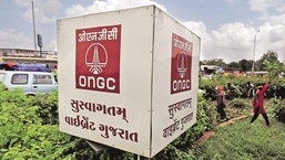 A ONGC tem uma participação de 20% no projeto Sakhalin 1, que produz um grau russo conhecido como Sokol, que a ONGC exporta por meio de licitações.