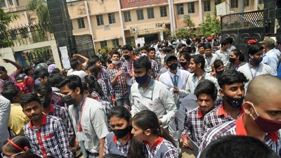 Students leave the examination centre after appearing for the CBSE Class 10th English Term 2 Exam, in Patna on Wednesday. (ANI Photo) (Pappi Sharma/ANI) Students leave the examination centre after appearing for the CBSE Class 10th English Term 2 Exam, in Patna on Wednesday. (ANI Photo) (Pappi Sharma/ANI)