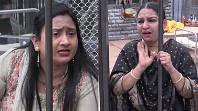 Anjali Arora's mom (left) and Azma Fallah's mom (right) entered Lock Upp to meet their daughters. Anjali Arora's mom (left) and Azma Fallah's mom (right) entered Lock Upp to meet their daughters.
