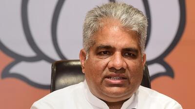 New Delhi: Union Minister Bhupender Yadav addresses a press conference at BJP HQ in New Delhi, Saturday, April 16, 2022. (PTI Photo/Kamal Kishore)(PTI04_16_2022_000130B) (PTI) New Delhi: Union Minister Bhupender Yadav addresses a press conference at BJP HQ in New Delhi, Saturday, April 16, 2022. (PTI Photo/Kamal Kishore)(PTI04_16_2022_000130B) (PTI)