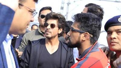 One person died and several others were injured in a stampede at Vadodara railway station during the promotion of Shah Rukh Khan’s film ‘Raees’ in 2017. (Waseem Gashroo/HT File Photo) One person died and several others were injured in a stampede at Vadodara railway station during the promotion of Shah Rukh Khan’s film ‘Raees’ in 2017. (Waseem Gashroo/HT File Photo)