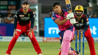 Riyan Parag batting against RCB in IPL 2022 (IPL/BCCI)