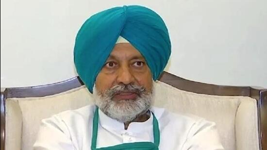 Former Punjab health minister Balbir Sidhu questioned the use of ‘Delhi model’ for tweaking healthcare and education in the state. (HT File)