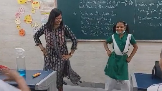 550px x 309px - Delhi government school teacher dances with her student, wows netizens.  Watch | Trending - Hindustan Times