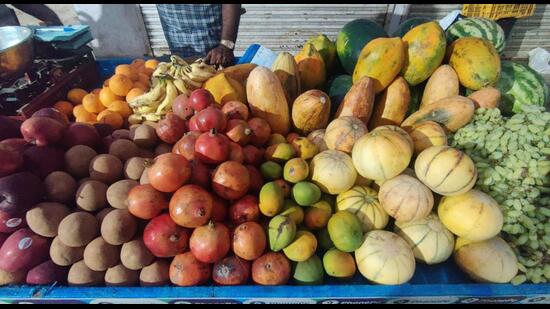 The MLA along with his associates on Tuesday visited a government primary school in Division Number-3, Ludhiana, and distributed fruits, including bananas and apples, among the students. (HT FILE)