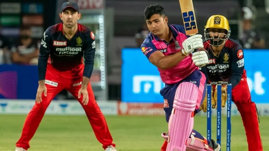 Riyan Parag batting against RCB in IPL 2022(IPL/BCCI)