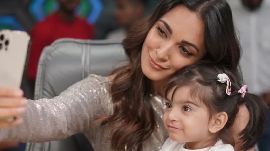 Kiara Advani with Tara Bhanushali on DID Li'l Masters season 5.&nbsp;