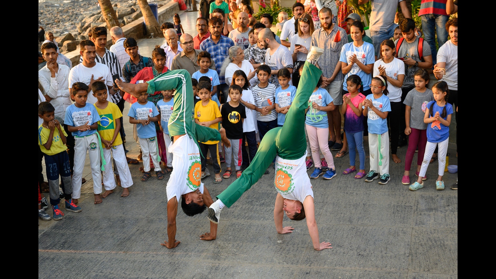 Popular Brazilian Portuguese through capoeira: from local to global