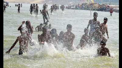 Youngsters play in the waters of Sangam to beat the scorching Sun on season’s hottest day in Prayagraj on Thursday . The city recorded a maximum temperature of 45.9 degree Celsius, the highest in Uttar Pradesh and 5 degrees above normal during the day as per the Indian Meteorological department. (Anil Kumar Maurya/HT) Youngsters play in the waters of Sangam to beat the scorching Sun on season’s hottest day in Prayagraj on Thursday . The city recorded a maximum temperature of 45.9 degree Celsius, the highest in Uttar Pradesh and 5 degrees above normal during the day as per the Indian Meteorological department. (Anil Kumar Maurya/HT)