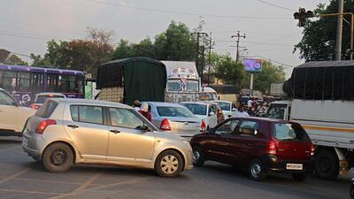 Traffic chaos at Khadi machine chowk, Kondhwa, on Thursday. Commuters claim the vehicle rush is due to lack of traffic police vigilance and the Pune Municipal Corporation apathy. (Ravindra Joshi/HT PHOTO) Traffic chaos at Khadi machine chowk, Kondhwa, on Thursday. Commuters claim the vehicle rush is due to lack of traffic police vigilance and the Pune Municipal Corporation apathy. (Ravindra Joshi/HT PHOTO)