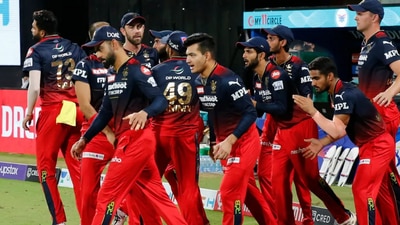 RCB players during their IPL 2022 game against LSG (IPL/BCCI)