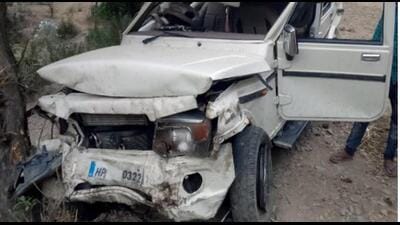 The mangled remains of the Bolero vehicle which rolled down a gorge at Sangera in Saho area near Chamba on Thursday. (HT Photo)