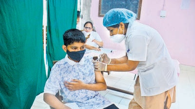 So far, 474,296 children in the age group 12-18 have got their first dose in the city out of which 93024 are in the age of 12-15. (Praful Gangurde / HT Photo)