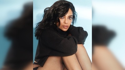 Sobhita Dhulipala opted for the dewy minimal makeup look with khol smuged eyes and glossy lips. (Instagram/@tanyaghavri) Sobhita Dhulipala opted for the dewy minimal makeup look with khol smuged eyes and glossy lips. (Instagram/@tanyaghavri)