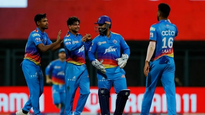 DC captain Rishabh Pant celebrates with Kuldeep Yadav (IPL/BCCI)