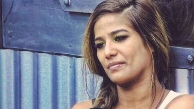 Poonam Pandey was heartbroken and cried claiming Saisha Shinde ditched her.