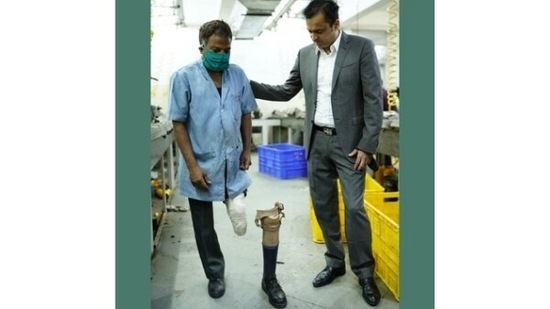 Mr. Harish Jagtani alongside one of the patients Mr. Harish Jagtani alongside one of the patients