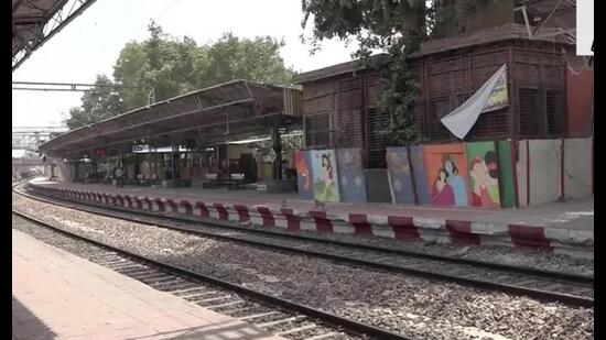 Chamunda Devi Temple at the platform of Raja Ki Mandi railway station (File photo)