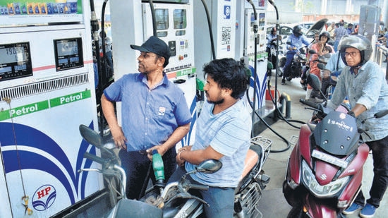 India’s petrol, diesel rates have surged in tandem with a spike in global oil prices, particularly since Russia’s invasion of Ukraine. (HT file photo)