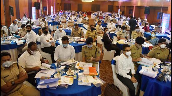 IPS and IAS officers attend a meet in Patna on September 30,2020. 13 IAS officers, including two divisional commissioners, were shifted in the state on Thursday, according to a state government notification. (HT Photo) IPS and IAS officers attend a meet in Patna on September 30,2020. 13 IAS officers, including two divisional commissioners, were shifted in the state on Thursday, according to a state government notification. (HT Photo)