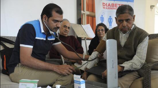 A Brihanmumbai Municipal Corporation health officer says a total of 35,000 patients in the city have enrolled with the civic body for both diabetes and hypertension treatment. HT File Photo
