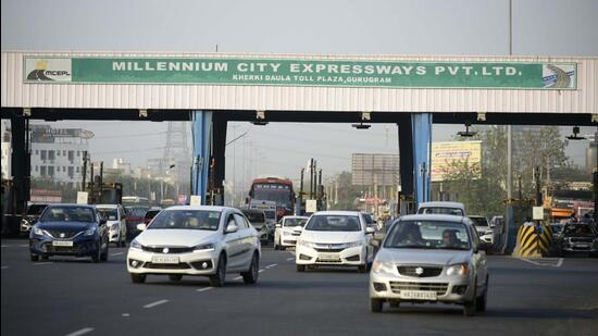 A senior NHAI official, overseeing the operations at the Kherki Daula toll plaza, conceded that lapses such as absence of emergency lanes, lack of firefighting equipment, and lack of cranes were found during a spot inspection by the district administration on April 6. (HT Archive) A senior NHAI official, overseeing the operations at the Kherki Daula toll plaza, conceded that lapses such as absence of emergency lanes, lack of firefighting equipment, and lack of cranes were found during a spot inspection by the district administration on April 6. (HT Archive)