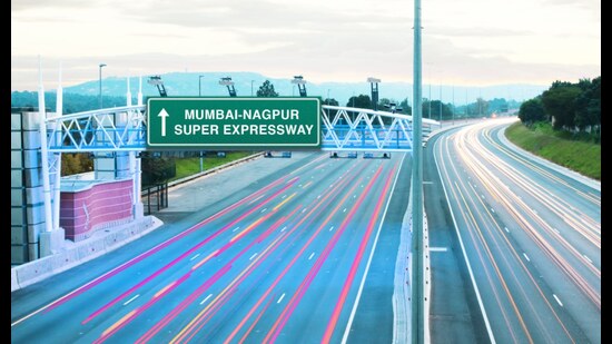 Mumbai-Nagpur E-way hit by second crane accident, no injuries reported Mumbai-Nagpur E-way hit by second crane accident, no injuries reported