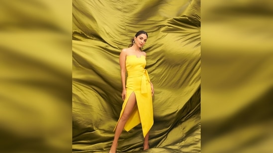 Kiara Advani Leaves Netizens Drooling In A Yellow Strapless